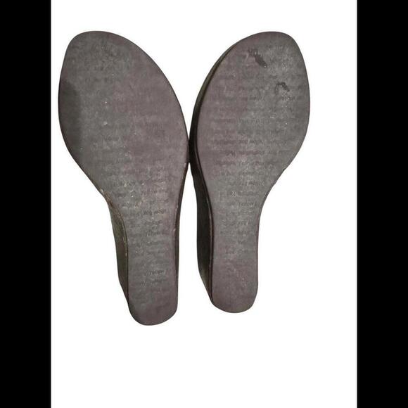 YELLOW BOX  Sz 7Slide Sandals Cowhide Tooled/Patterned Leather Wedges EUC ws7 - Picture 3 of 4